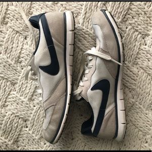 Nike sneakers size 9